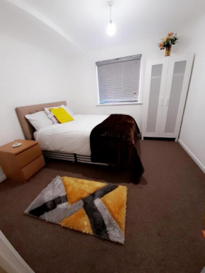 Impeccable 2-Bed Apartment in London